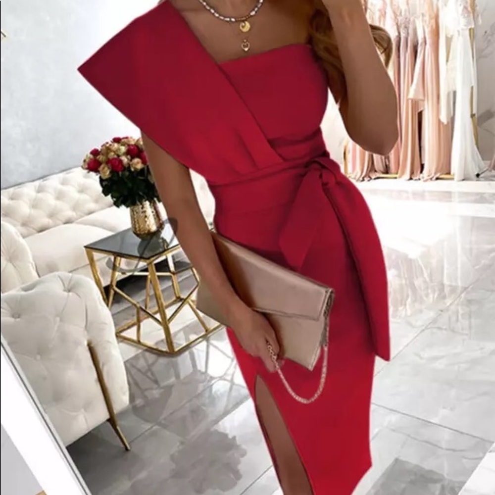 NWT stunning red dress